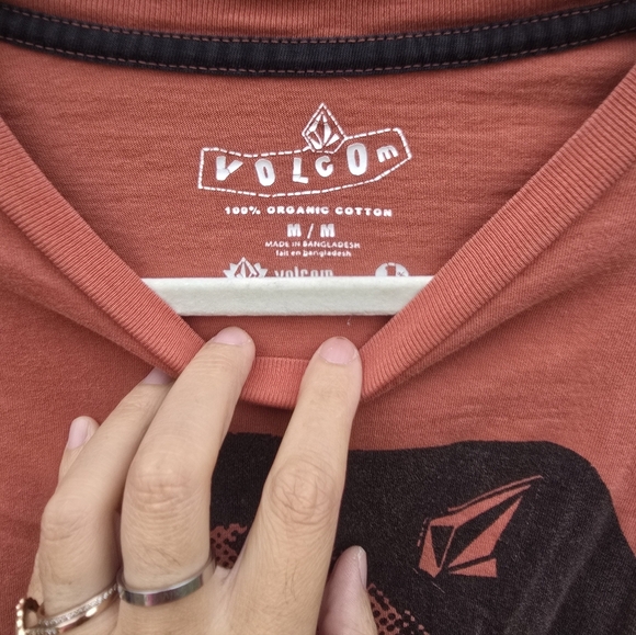 Volcom Red Graphic T-Shirt - Picture 2 of 3